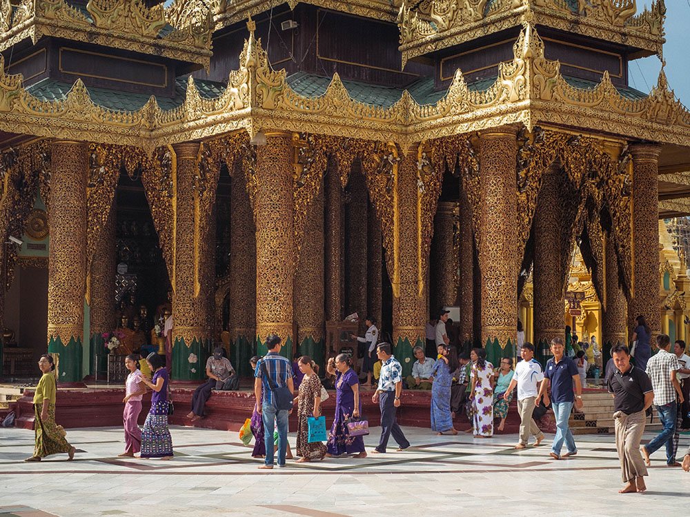 shwedagon pagoda 